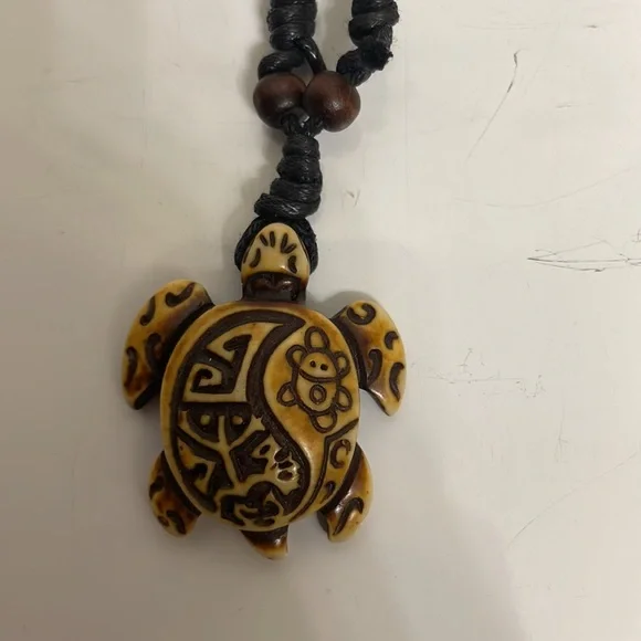 Adjustable turtle necklace - Picture 2 of 5